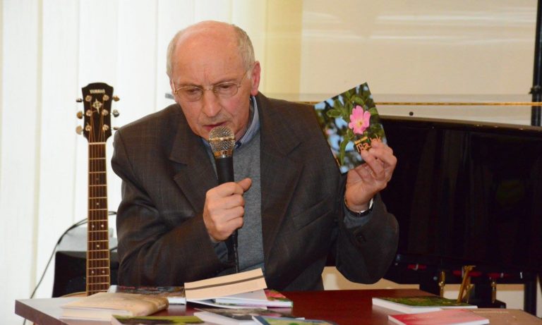 Beseda so spisovateľom o médiách a kritickom myslení