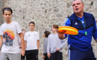 Pohybové hry s lietajúcimi taniermi na rozvoj rýchlostných schopností