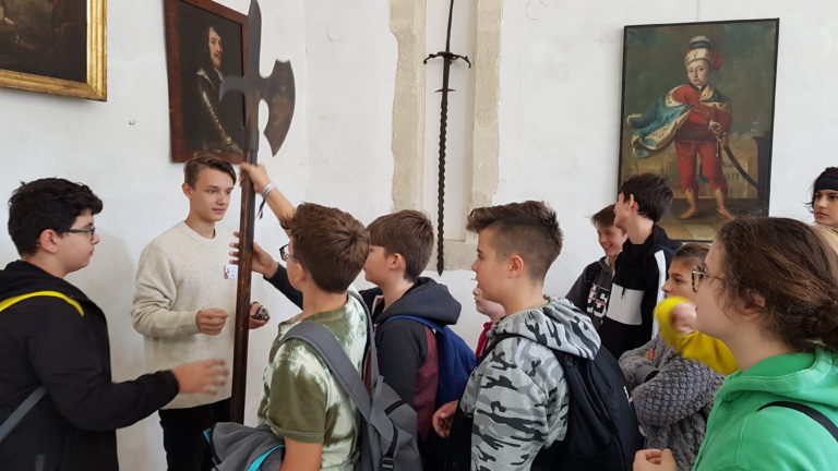 Turistický krúžok – Červený Kameň