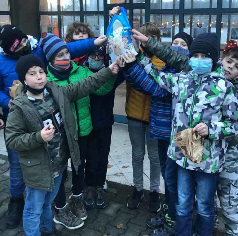 Hľadanie mikulášskych kamienkov