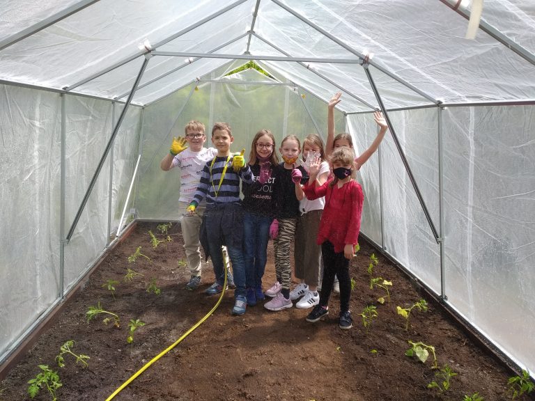 Školský fóliovník – projekt Deti pre Bratislavu