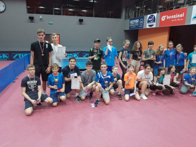Úspešné krajské kolo Stolnotenisového turnaja