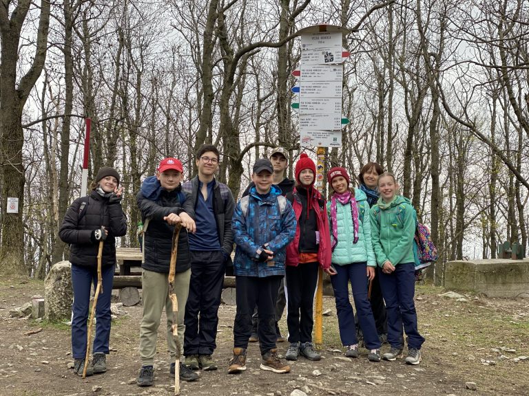 S turistickým krúžkom na päť malokarpatských sedemstoviek