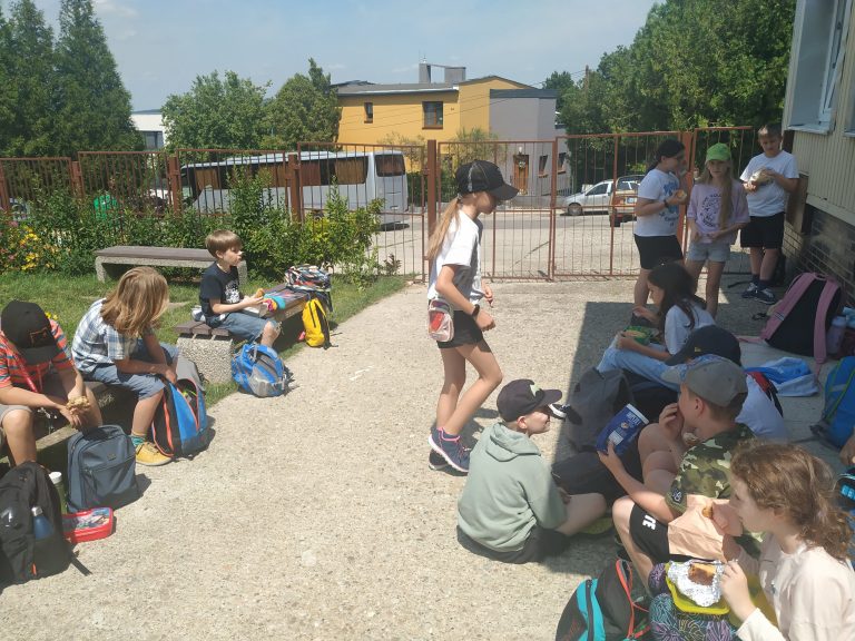 Štvrtáci na výlete vo hvezdárni