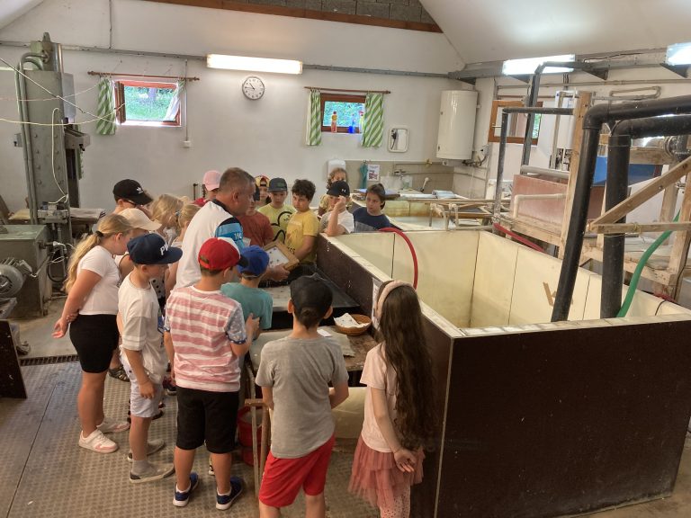 Výlet 2.A a 3.A – Papiernička Petrus v Prietrži