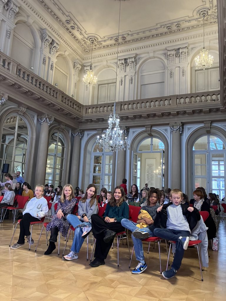 Deti pre Bratislavu v zrkadlovej sieni