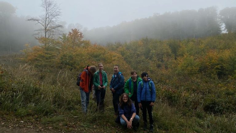 S turistickým krúžkom Smolenickým krasom do jaskyne Driny a na Smolenický zámok