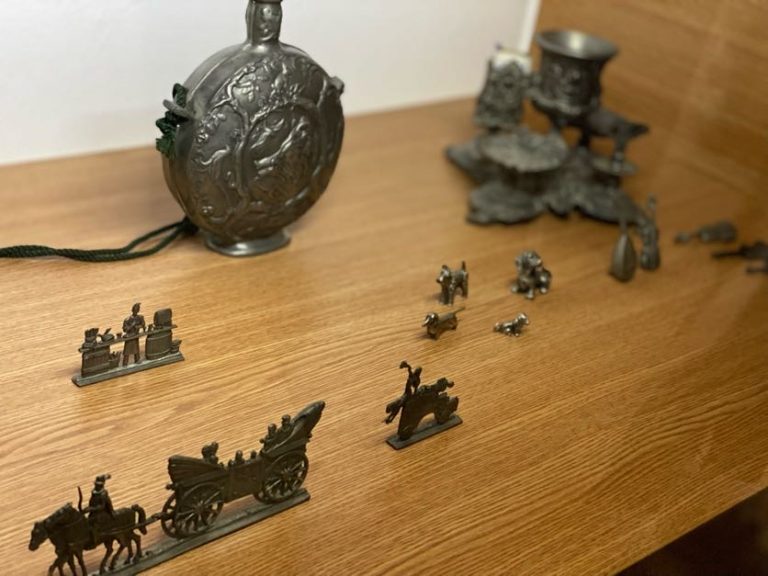 S turistickým krúžkom Smolenickým krasom do jaskyne Driny a na Smolenický zámok