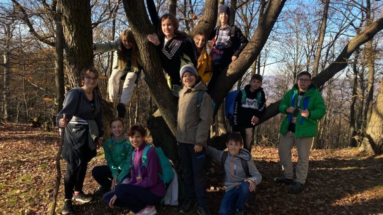 S turistickým krúžkom z Dubovej cez vrch Kukla do Modry