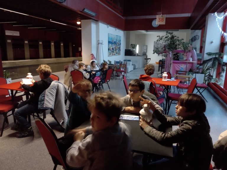 Koza rohatá a jež – divadelné predstavenie v anglicko-slovenskom jazyku