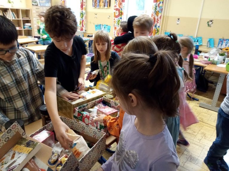 KOĽKO LÁSKY sa zmestí do krabice od topánok?