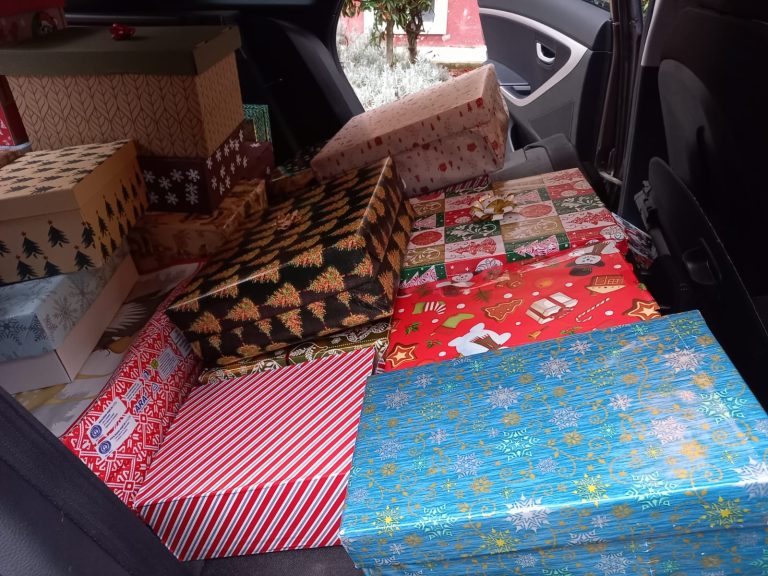 KOĽKO LÁSKY sa zmestí do krabice od topánok?