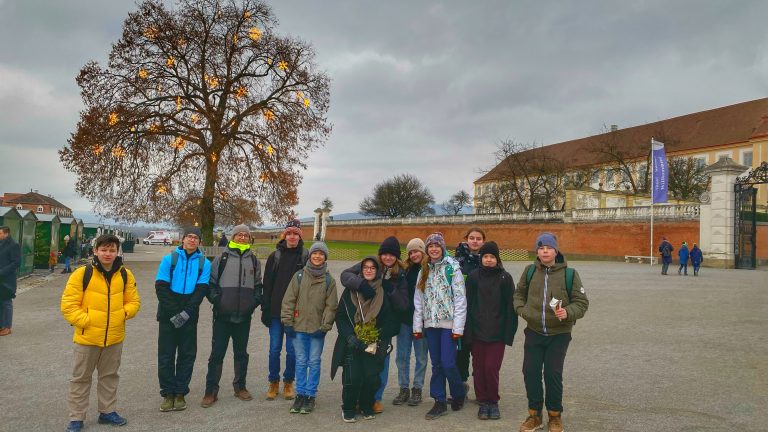 S turistickým krúžkom z Devína do Schloss Hofu alebo Vianoce na zámku