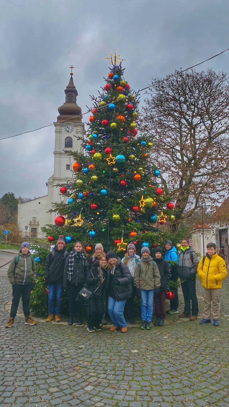 S turistickým krúžkom z Devína do Schloss Hofu alebo Vianoce na zámku