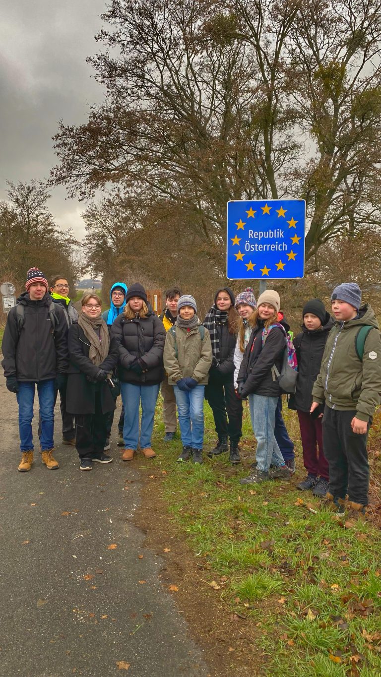 S turistickým krúžkom z Devína do Schloss Hofu alebo Vianoce na zámku