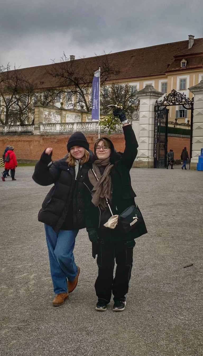 S turistickým krúžkom z Devína do Schloss Hofu alebo Vianoce na zámku