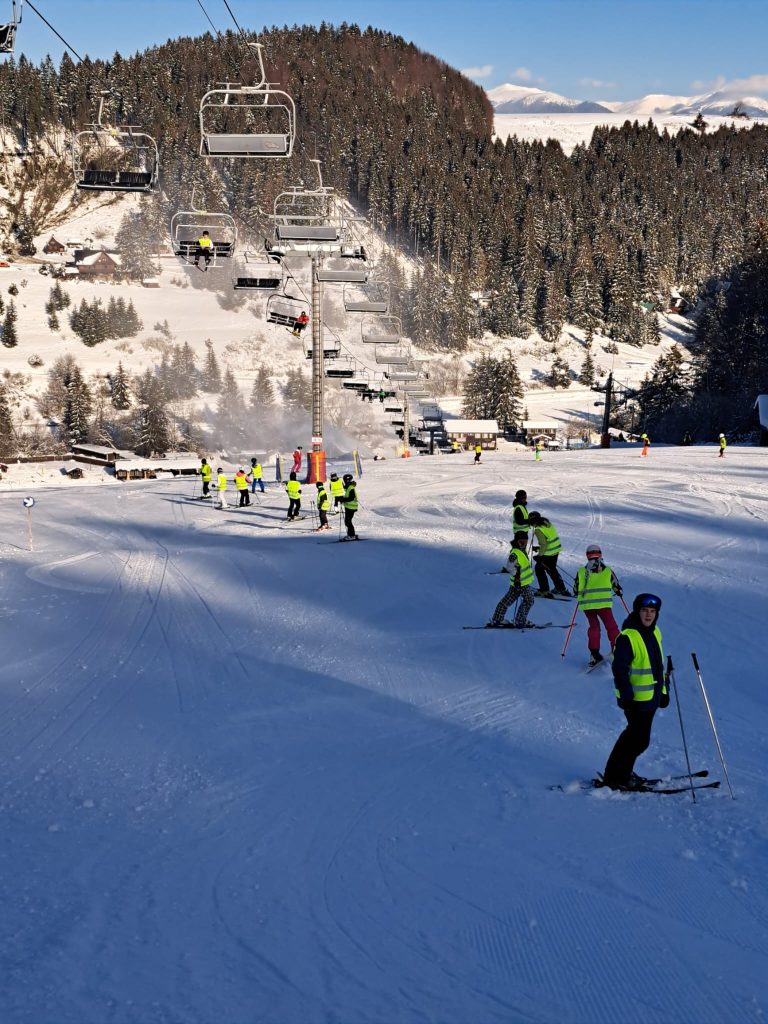 Lyžiarsky a snoubordingový výchovno výcvikový kurz