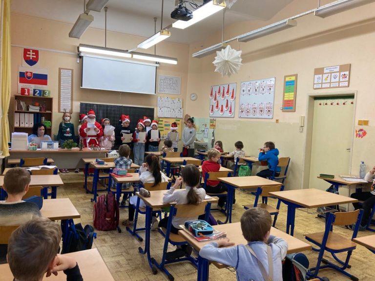 Veľkáči čítajú malým