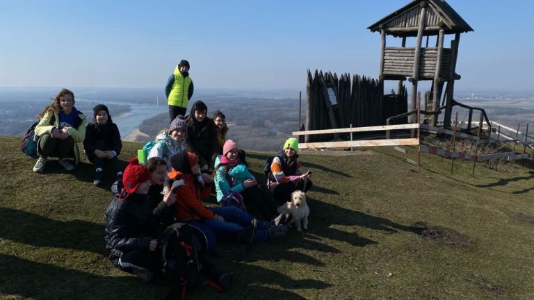S turistickým krúžkom na Braunsberg a národným parkom Donau Auen