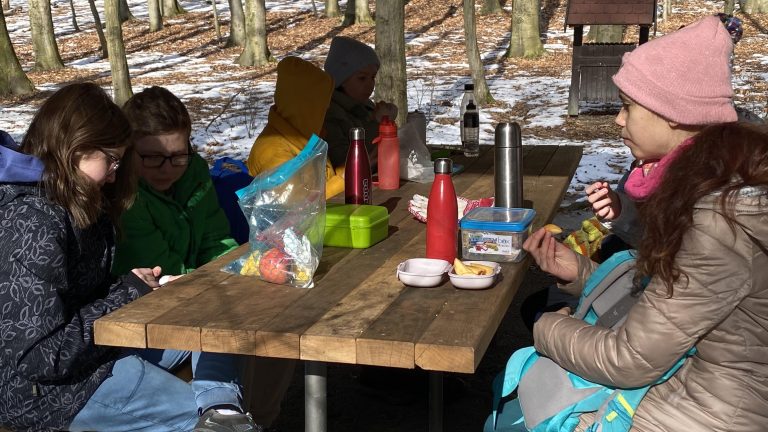 S turistickým krúžkom zo Záhorskej Bystrice cez Malú Baňu do Rače