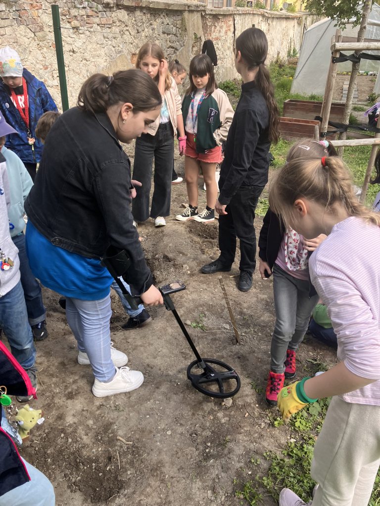 Archeológovia v ŠKD