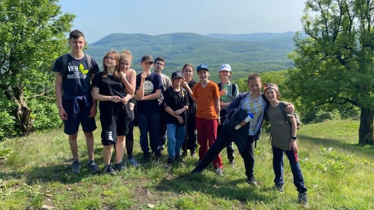 S turistickým krúžkom zo Sološnice cez 3 vrchy do Plaveckého Podhradia