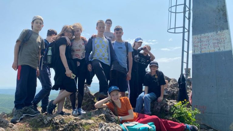 S turistickým krúžkom zo Sološnice cez 3 vrchy do Plaveckého Podhradia