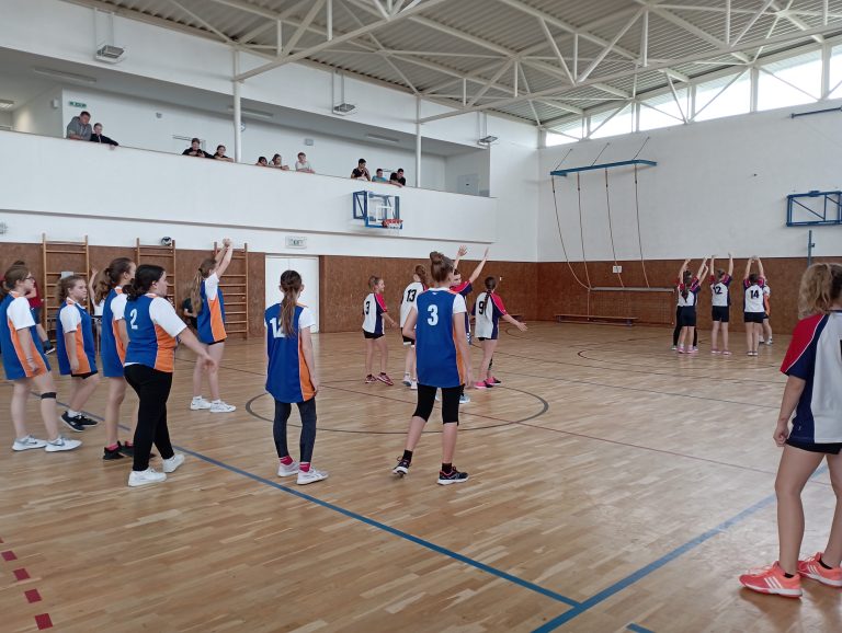 Strieborná medaila v krajskom kole vo vybíjanej