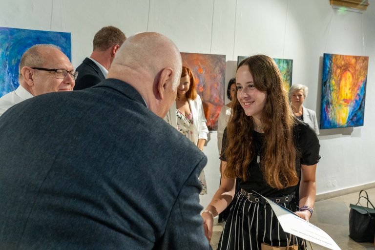 Hodžov novinový článok 2023