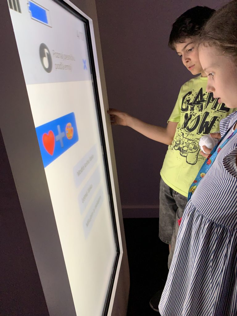 Lovci znakov v Bibiane