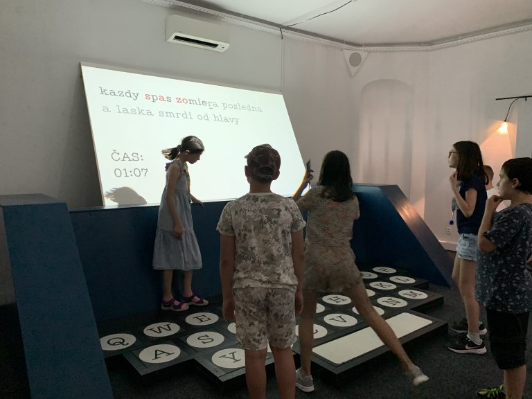 Lovci znakov v Bibiane