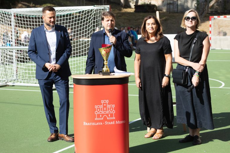 Slávnostné otvorenie zrenovovaného školského dvora