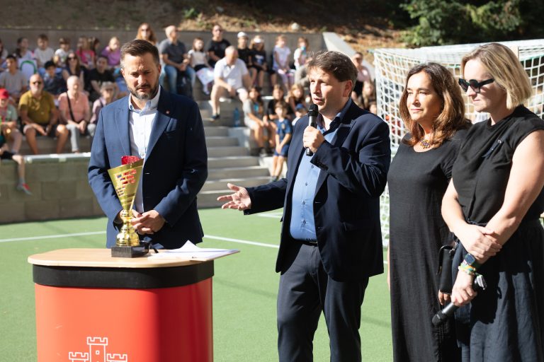 Slávnostné otvorenie zrenovovaného školského dvora