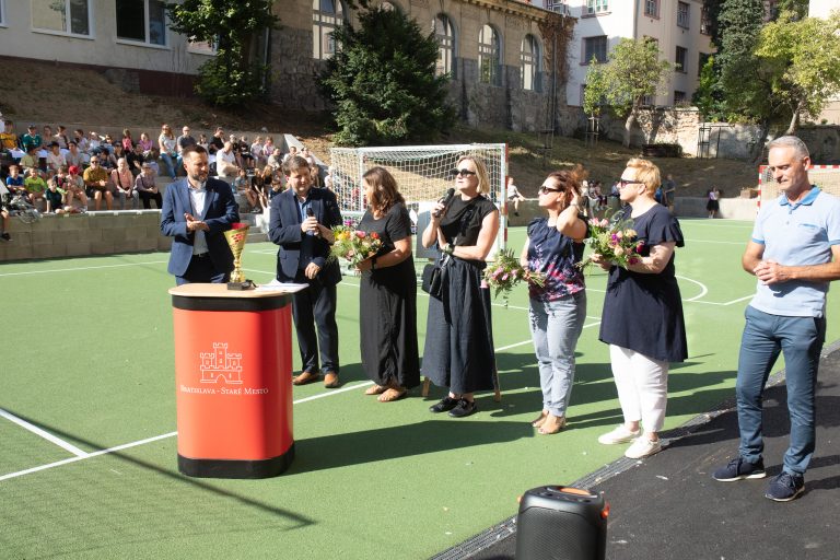 Slávnostné otvorenie zrenovovaného školského dvora