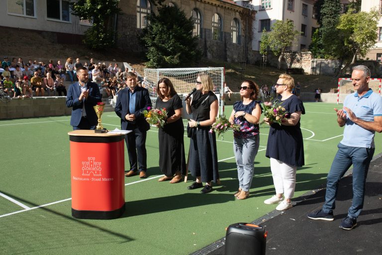 Slávnostné otvorenie zrenovovaného školského dvora