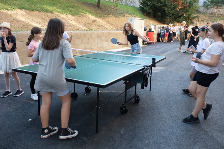 Slávnostné otvorenie zrenovovaného školského dvora