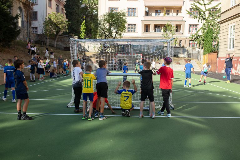 Slávnostné otvorenie zrenovovaného školského dvora