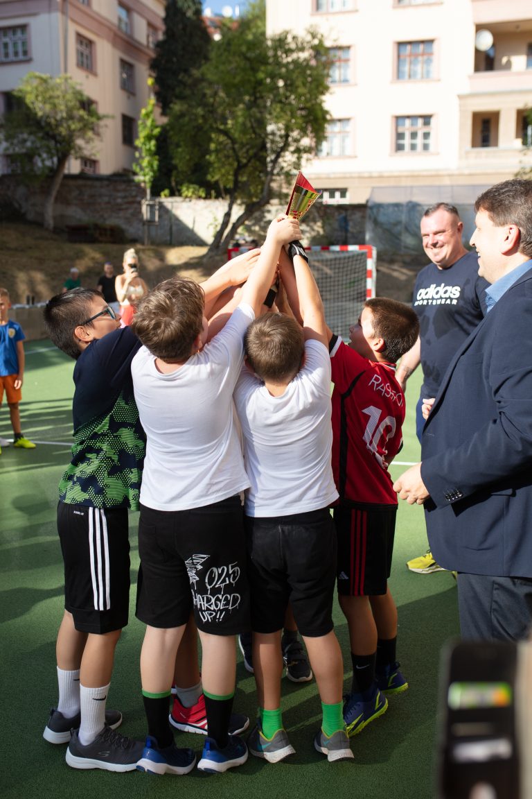 Slávnostné otvorenie zrenovovaného školského dvora