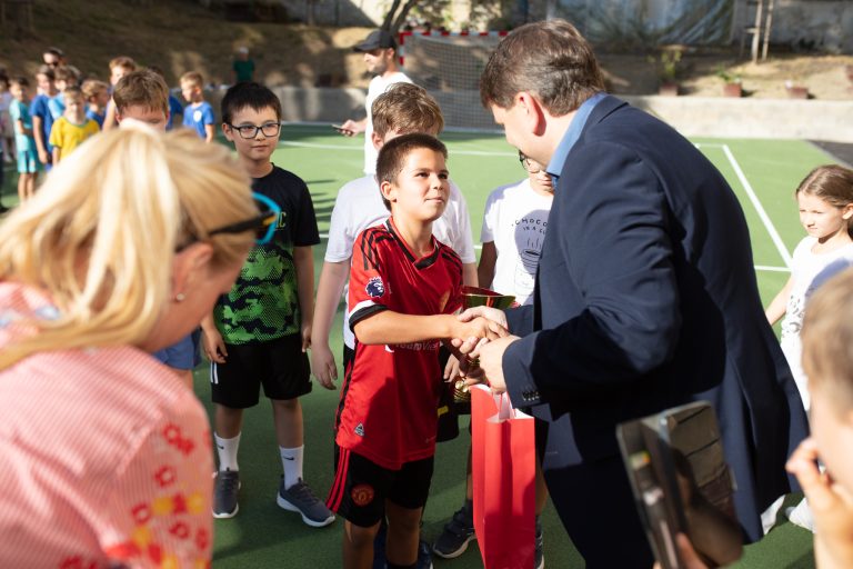 Slávnostné otvorenie zrenovovaného školského dvora
