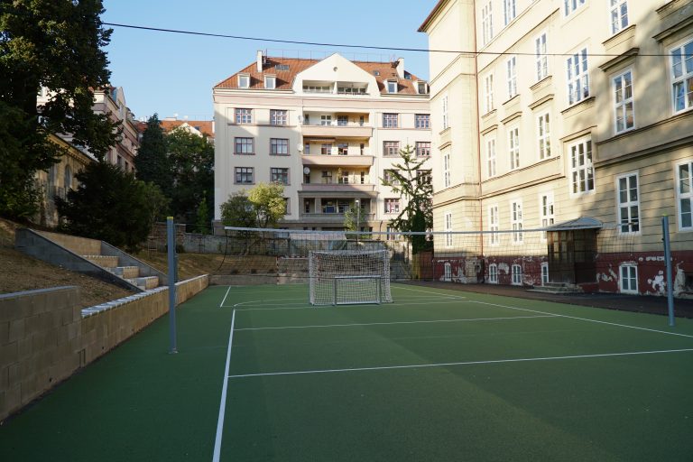 Slávnostné otvorenie zrenovovaného školského dvora