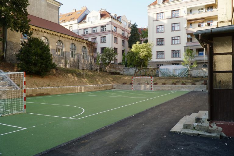 Slávnostné otvorenie zrenovovaného školského dvora