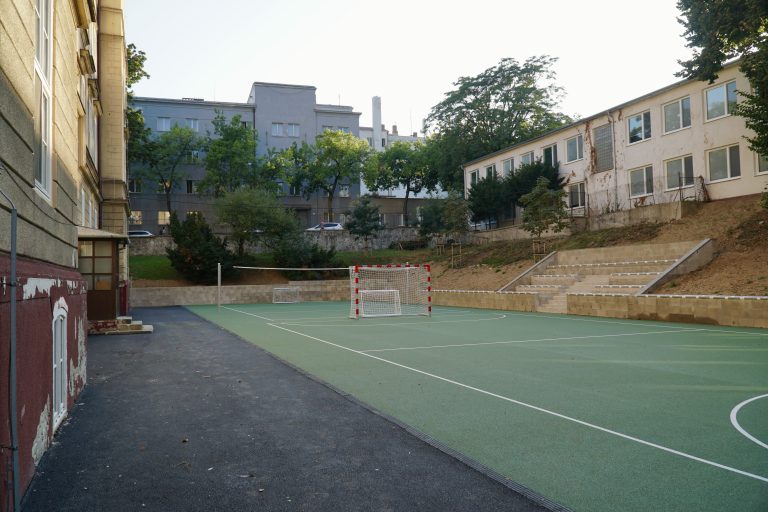 Slávnostné otvorenie zrenovovaného školského dvora