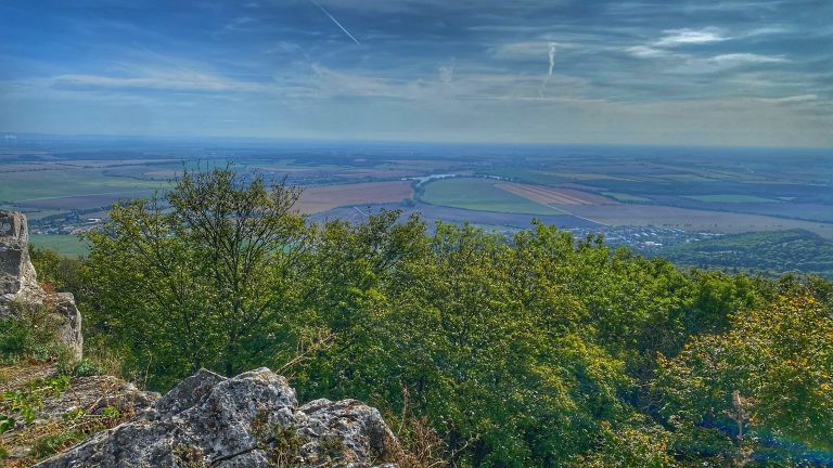 S turistickým krúžkom na najvyšší vrchol Malých Karpát ZÁRUBY
