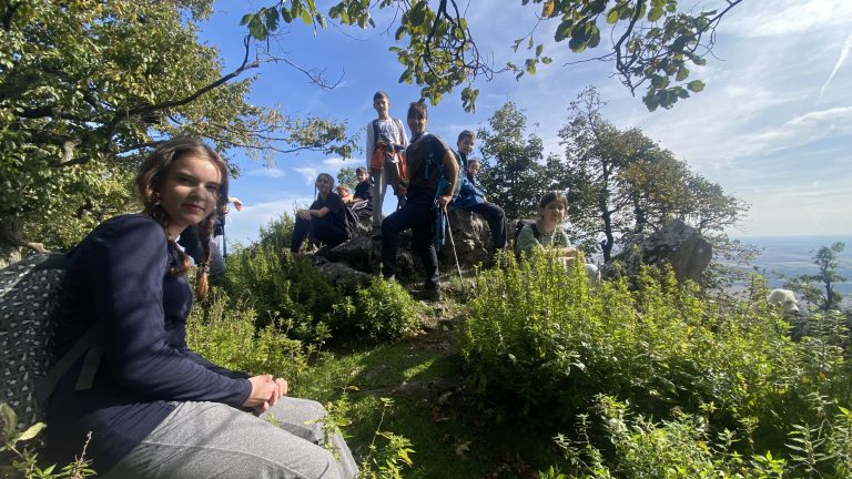 S turistickým krúžkom na najvyšší vrchol Malých Karpát ZÁRUBY