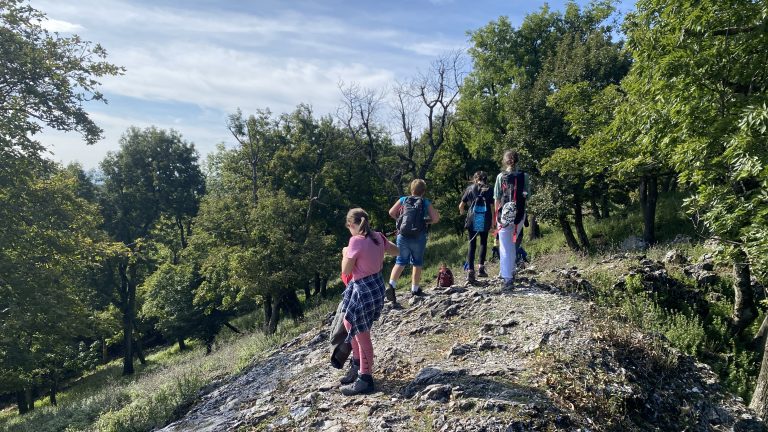 S turistickým krúžkom na najvyšší vrchol Malých Karpát ZÁRUBY