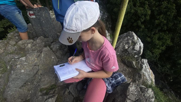 S turistickým krúžkom na najvyšší vrchol Malých Karpát ZÁRUBY