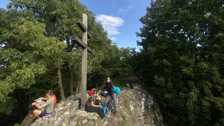 S turistickým krúžkom na najvyšší vrchol Malých Karpát ZÁRUBY