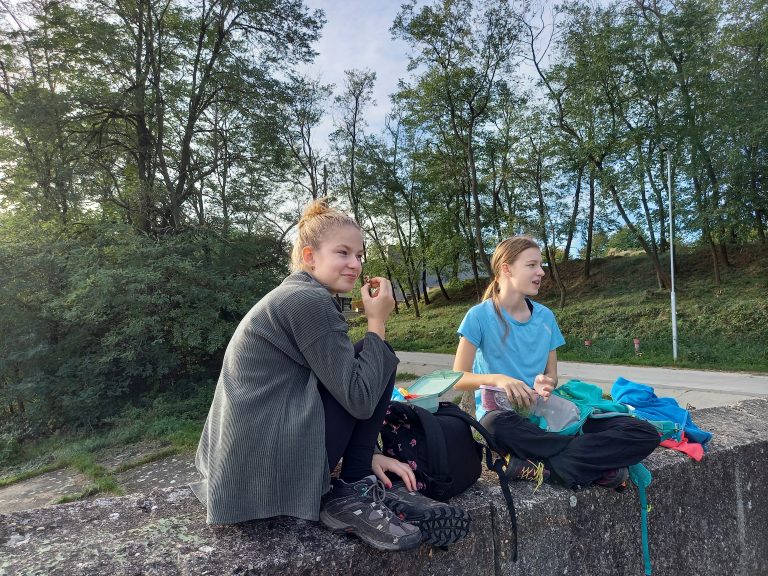 S turistickým krúžkom z Lozorna do Stupavy, Biofarma Príroda