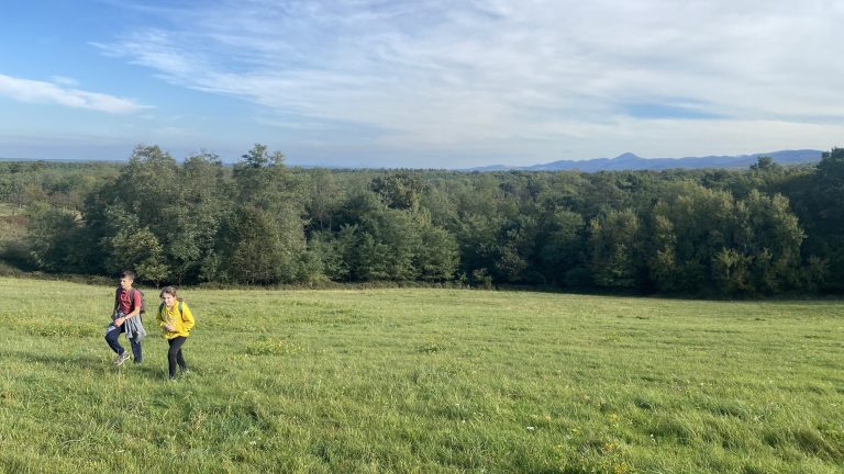 S turistickým krúžkom z Lozorna do Stupavy, Biofarma Príroda