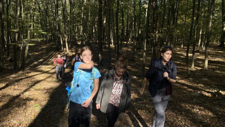 S turistickým krúžkom z Lozorna do Stupavy, Biofarma Príroda